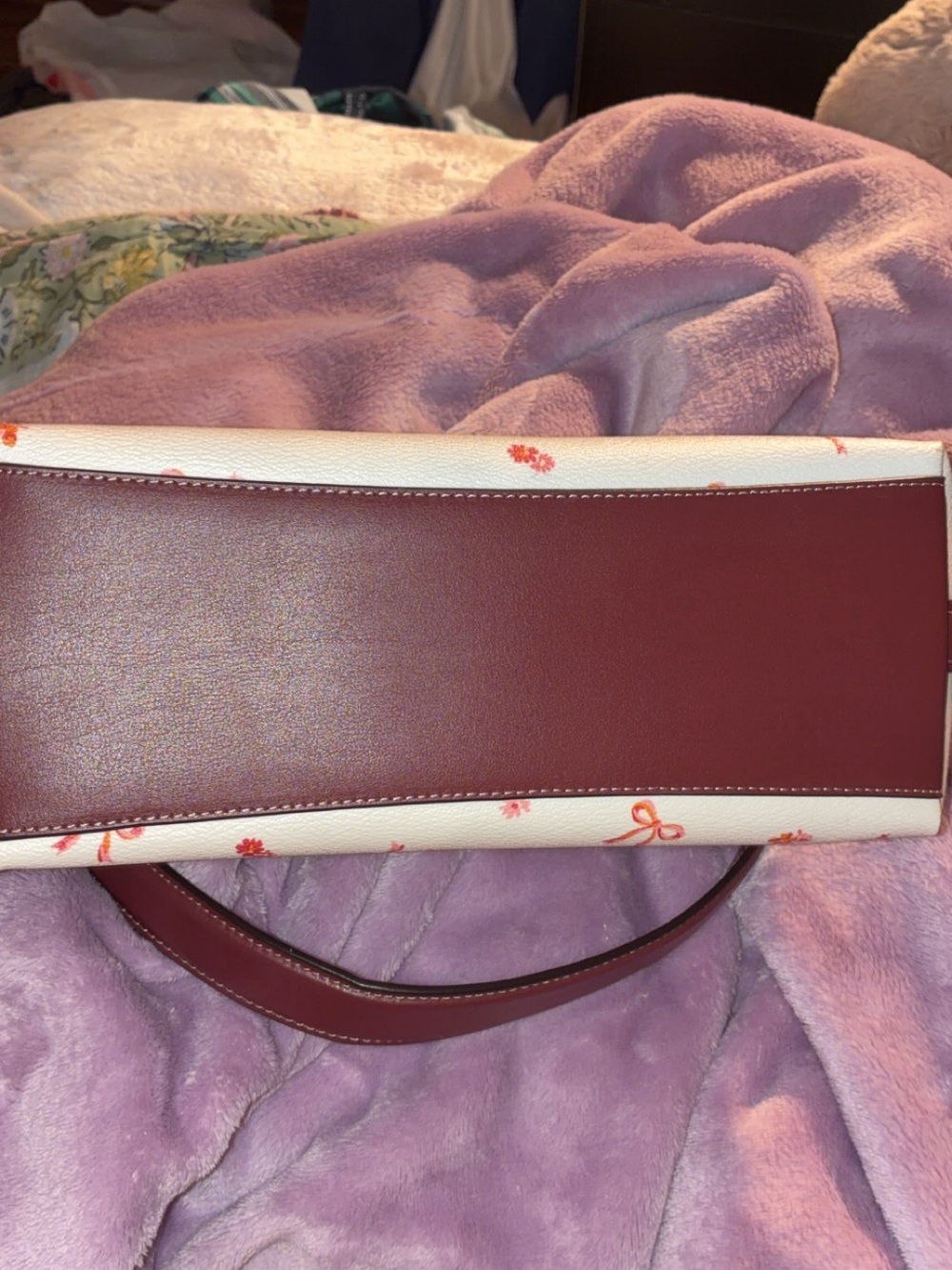 COACH Cream Shoulder Bag with Pink Bow Print and Brown Strap - Picture 4 of 5